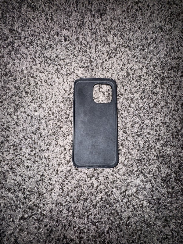 Small Chip Apple 15 Pro Max Black Silicone Case gallery