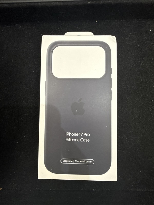 iPhone 17 Pro Max Silicone with MagSafe Black ​​​​​​​Genuine Original Apple Oem gallery
