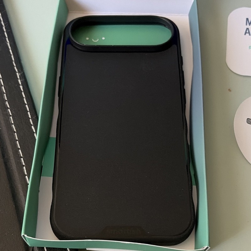 Smartish Gripmunk Grip Case iPhone Air 6.6" (2025) Black MagSafe。 gallery