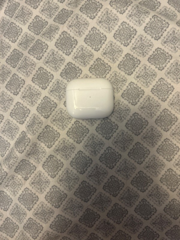 Apple MagSafe Charging Case for AirPods (3rd generation) – A2566