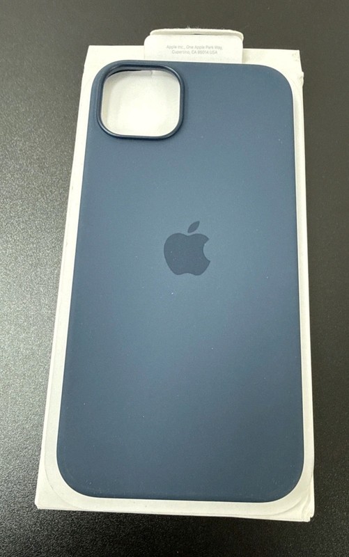 1 Piece Apple Silicone Case with MagSafe for iPhone 14 Plus