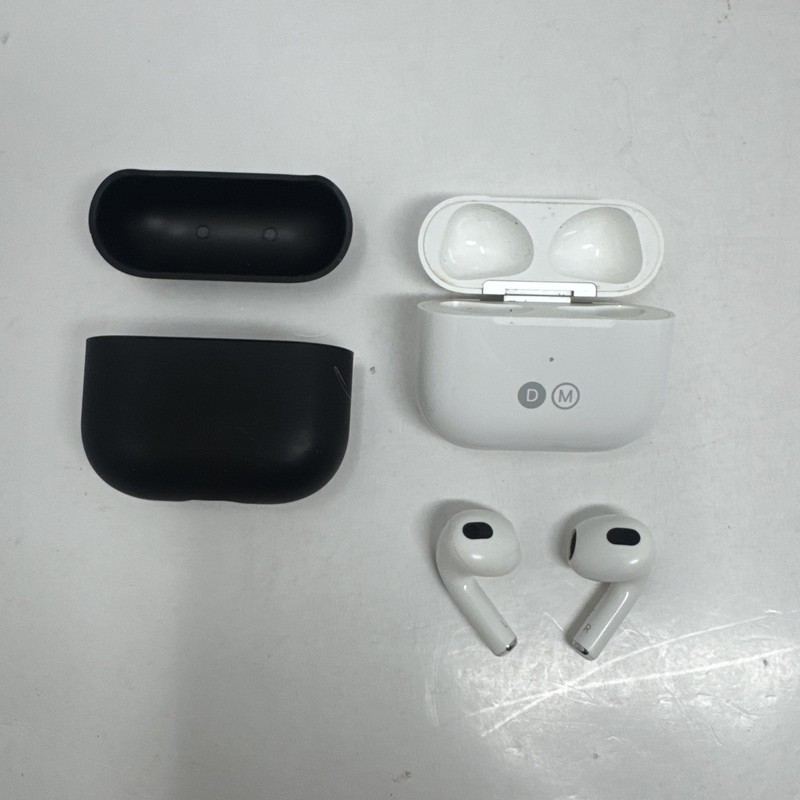 Apple AirPods 3rd Gen (A2565 A2564) with MagSafe Charging Case A2897 – OEM