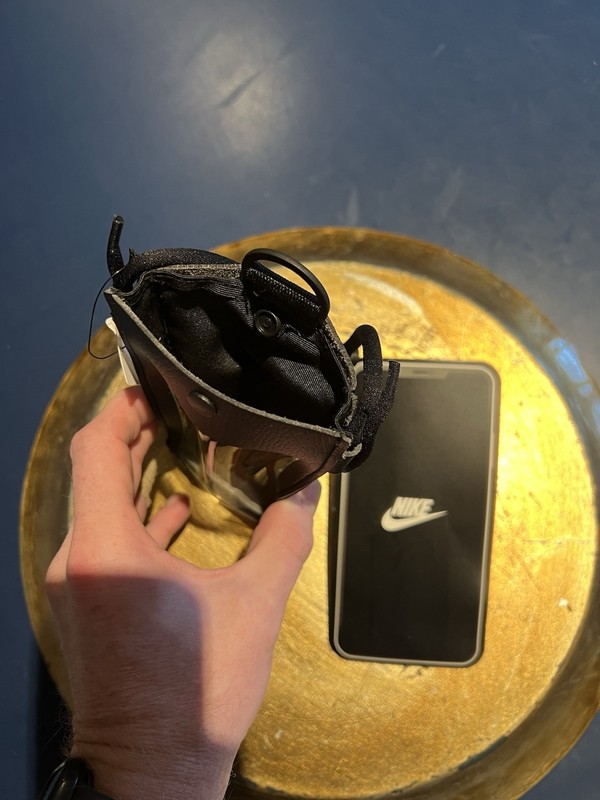 New Nike Phone Crossbody Bag Case Black Touchscreen Friendly Running Gym Travel gallery