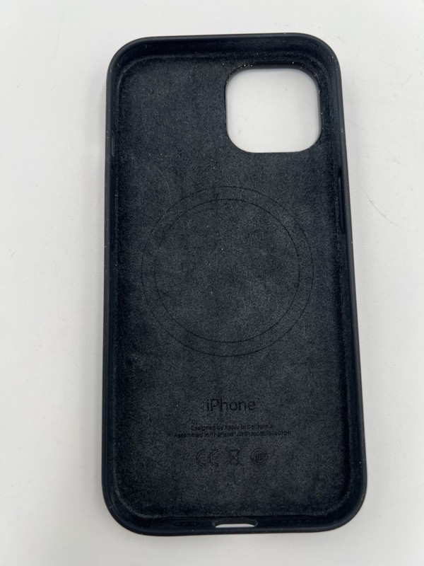 Genuine Apple Silicone Case with MagSafe For iPhone 15 Pro Max - Black gallery