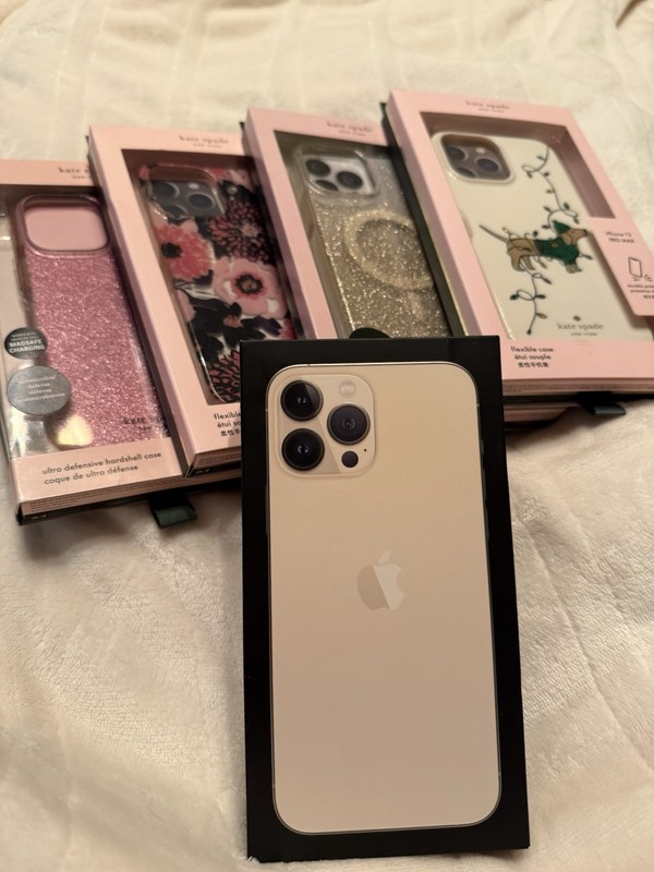 iPhone Pro Max 13 Empty Box With 4 Kate Spade Cases