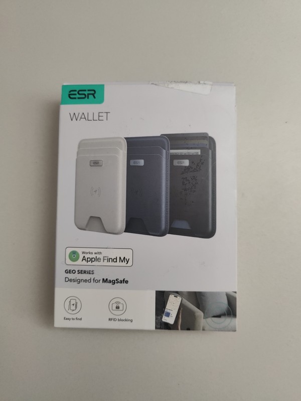ESR for MagSafe Wallet with Find My Functionality 5 Cards Holder, Black