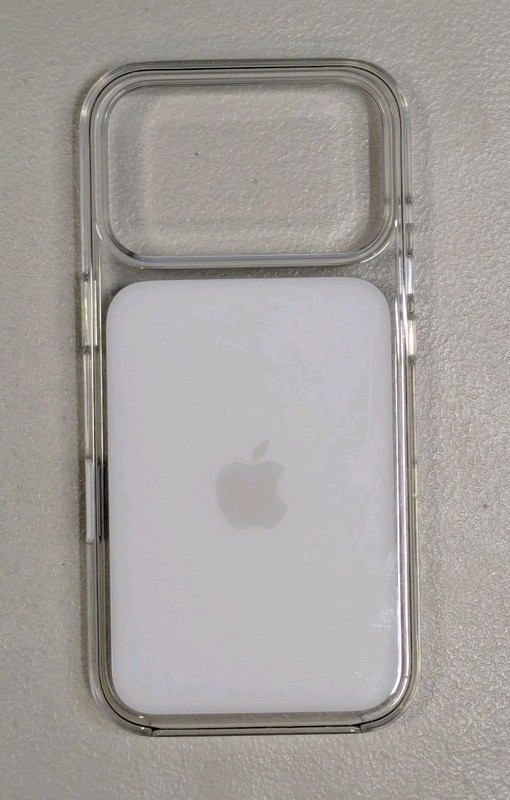 Original Apple Clear Case w/ Magsafe for iPhone 17 Pro LIGHTLY USED
