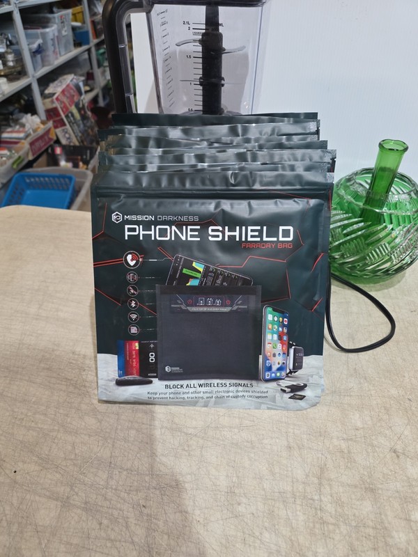 Mission Darkness Faraday Bag Phone Shield NEW!! Block wireless signals!