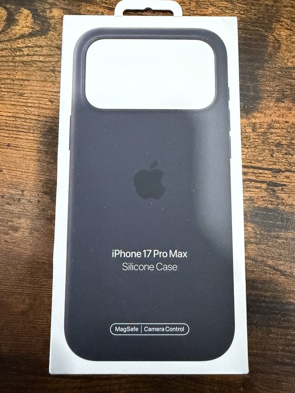 OEM Apple iPhone 17 Pro Max Silicone Case with MagSafe Black ​​​​​​​