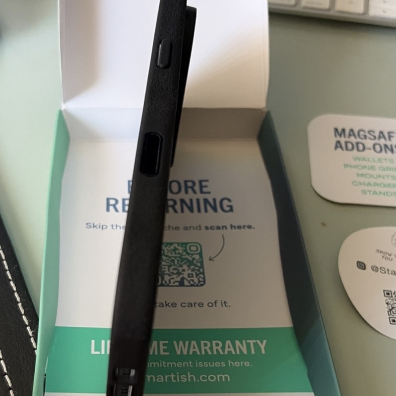 Smartish Gripmunk Grip Case iPhone Air 6.6" (2025) Black MagSafe。 gallery