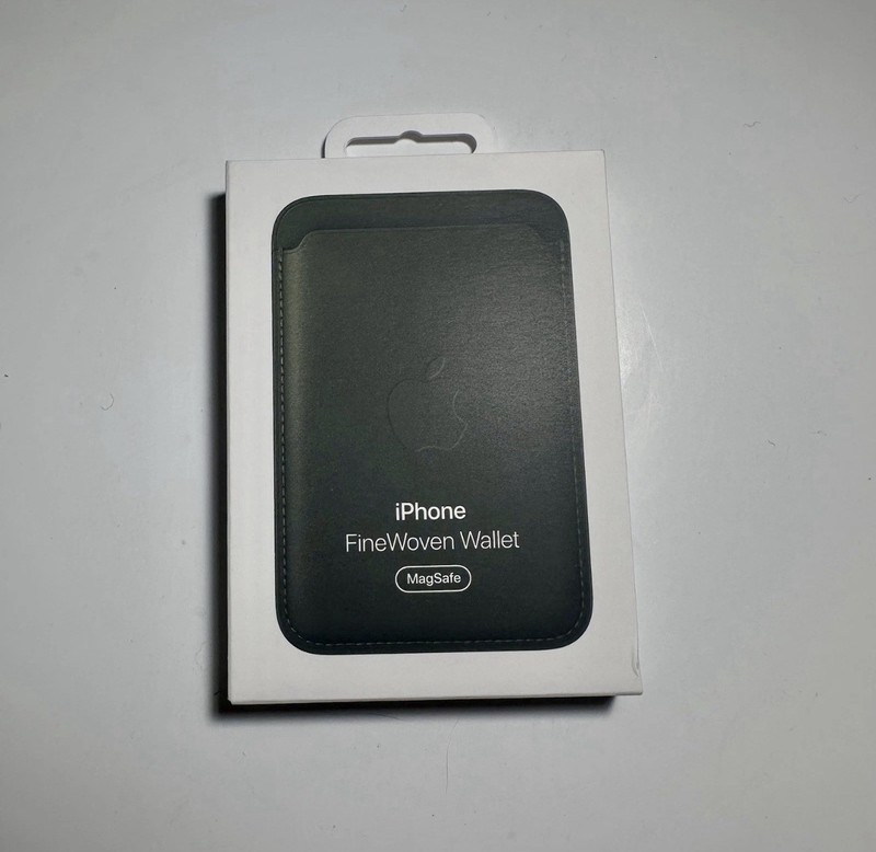 Apple FineWoven Wallet with MagSafe and Find My Support for iPhone – Moss