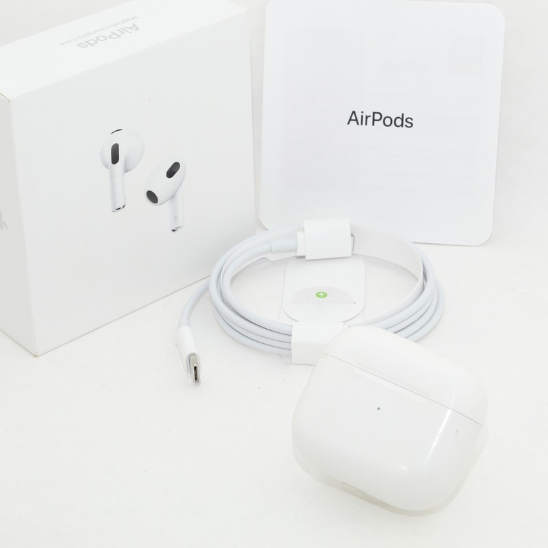 Apple MagSafe Charging Case A2566 for AirPods 3rd Generation w/ Cable & Box