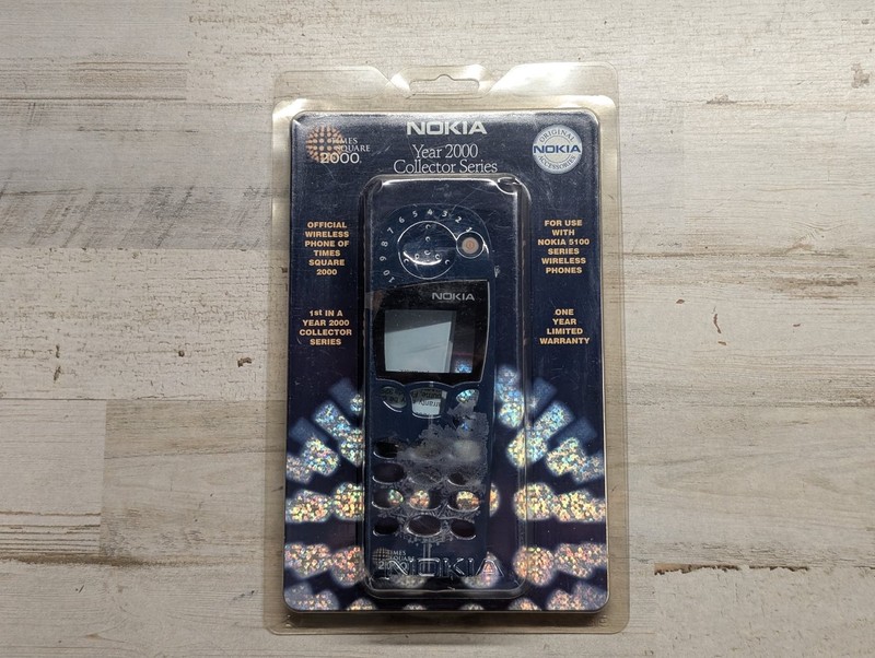 Nokia Year 2000 Collector Series Color Cell Phone Cover 5100 Times Square Y2K