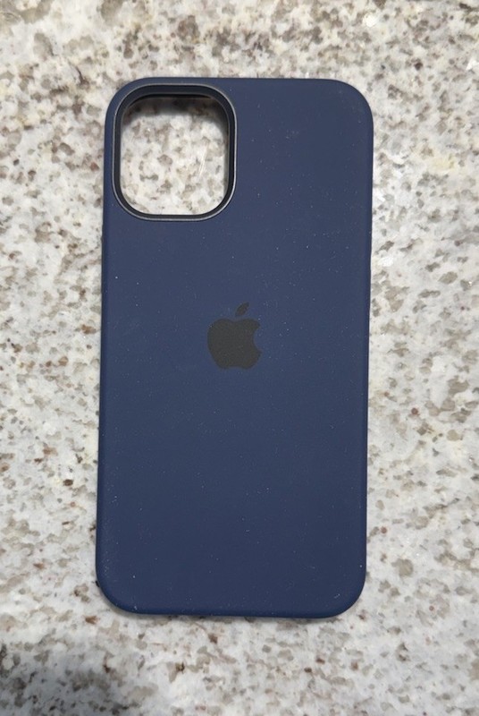Apple Silicone Case with MagSafe for iPhone 12 mini – Deep Navy
