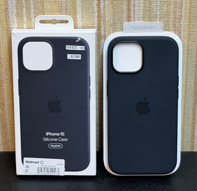 Genuine Apple iPhone 15 Silicone MagSafe Case Black MXPD3ZM/A Used-VG Condition