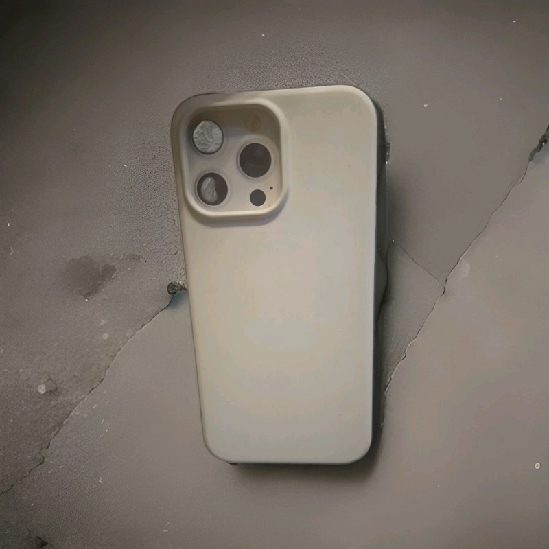 Apple White Silicone Case with iPhone 16 ProMax Bin 12