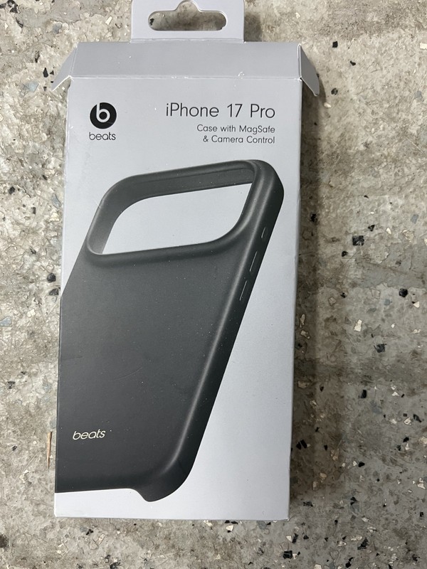 Beats iPhone 17 Pro Case with MagSafe & Camera Control — Everest Black LOW PRICE