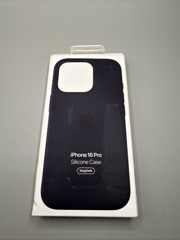 Apple iPhone 16 Pro Silicone Case with MagSafe Black – A6