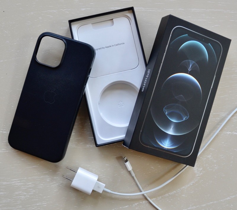 Apple iPhone 12 Pro Max ACCESSORIES – COVER & BOX & LIGHTNING CABLE & USB