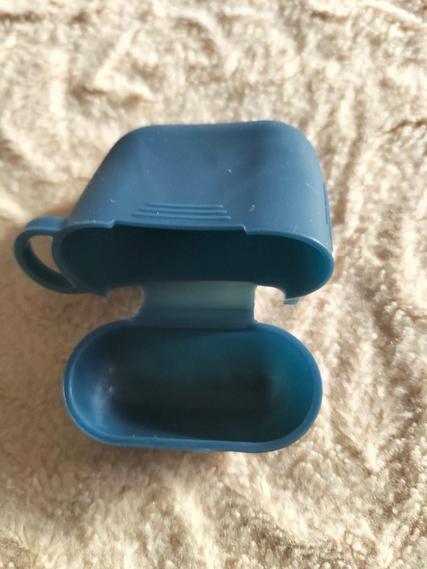 Protective case for the Apple AirPods charging case gallery