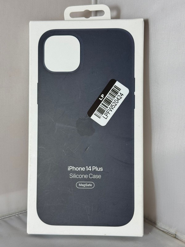 Apple iPhone 14 Plus Silicone Case with MagSafe