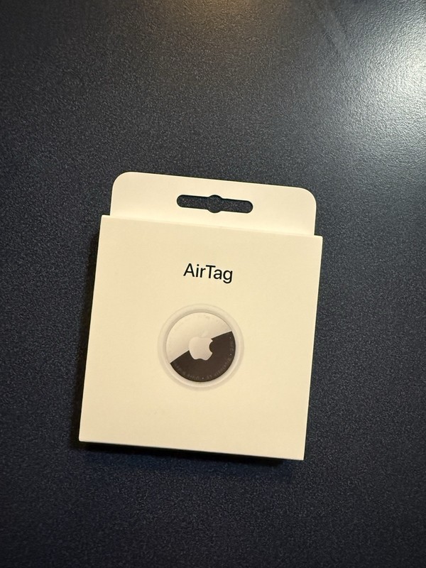 Apple AirTag Bluetooth Tracker – Silver (MX532AM/A) Brand new