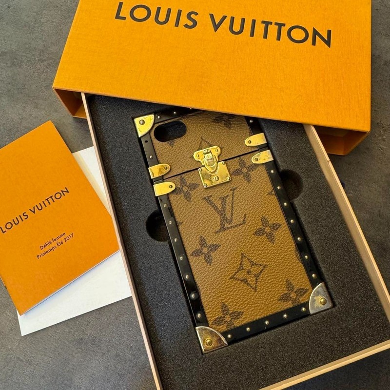 Louis Vuitton iPhone 7 Monogram Trunk Bumper Case