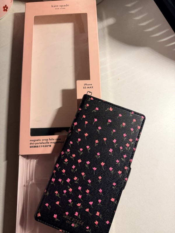 Kate Spade Magnetic Wrap Folio Case Card Pocket iPhone XS Max NEVER USED