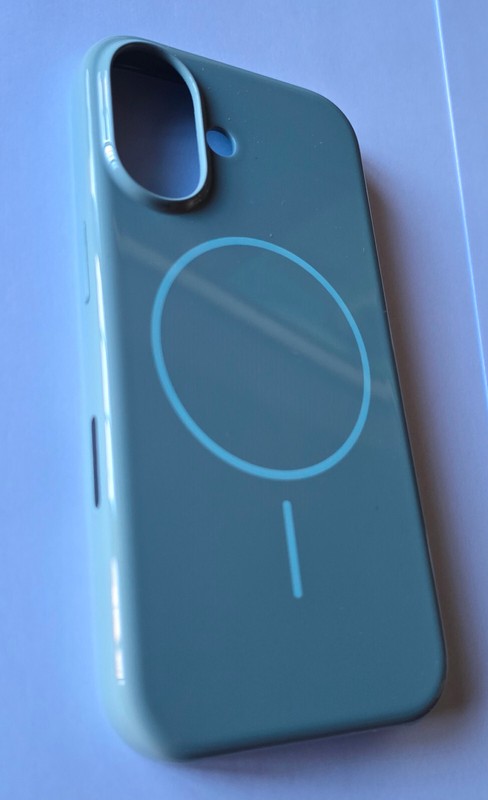 Unused OEM Riptide Blue Beats iPhone 16 MagSafe Case MCFE4LL/A in Retail Pkg gallery