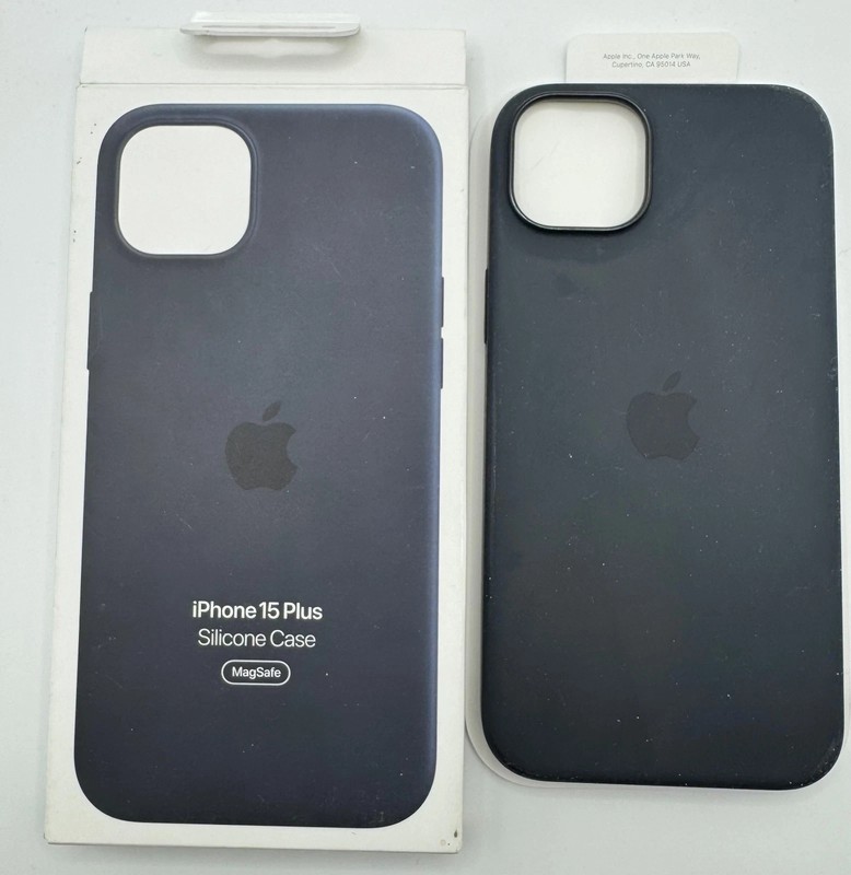 🔥 Apple iPhone 15 Silicone Case w/ MagSafe Black Genuine OEM MXPD3ZM/A 🔥