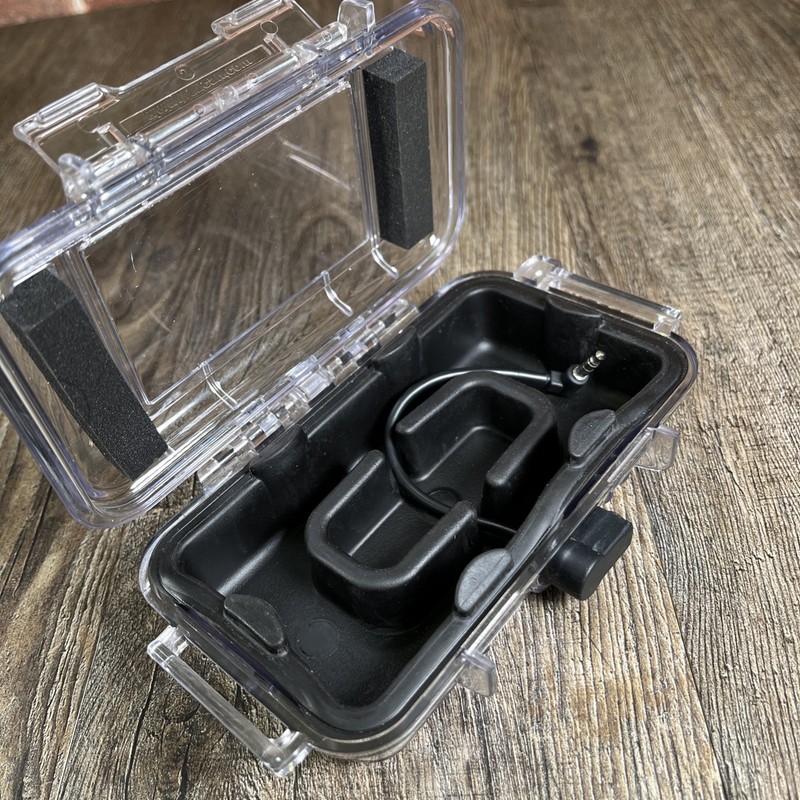 Pelican i1015 Airtight Water-Resistant Phone Case for Smartphones – Gently Used gallery
