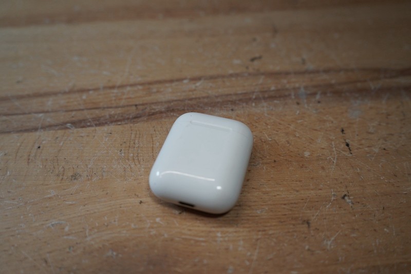 (O) OEM Apple Airpods (1st Generation) White Charging Case (A1602) – CASE ONLY