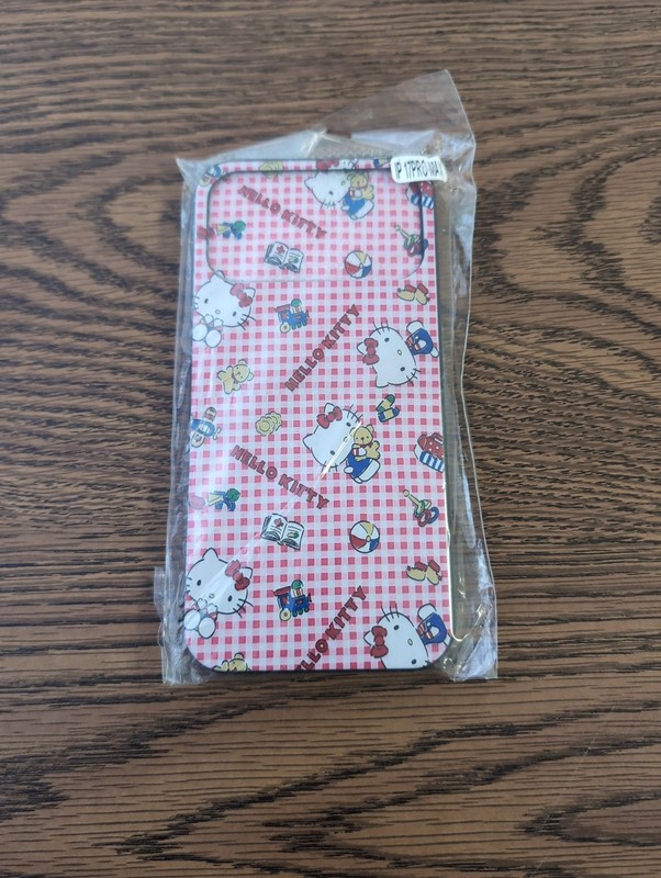 Hello Kitty Gingham iPhone 17 Pro Max Case – New