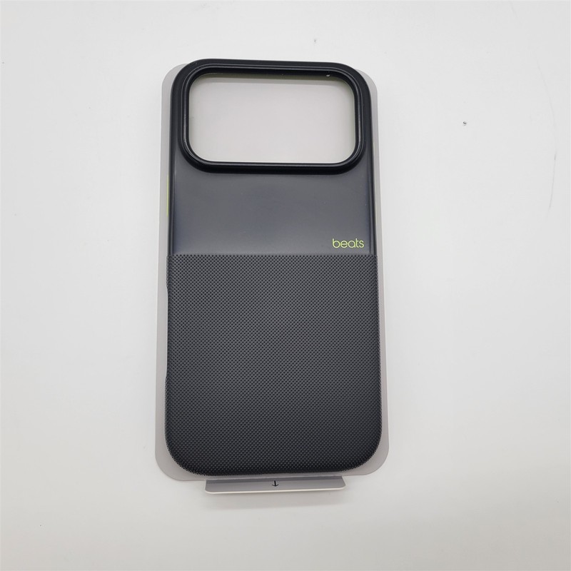 Beats iPhone 17 Pro Max Rugged Case with MagSafe & Camera Control, Everest Black