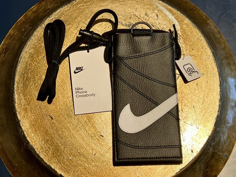 New Nike Phone Crossbody Bag Case Black Touchscreen Friendly Running Gym Travel