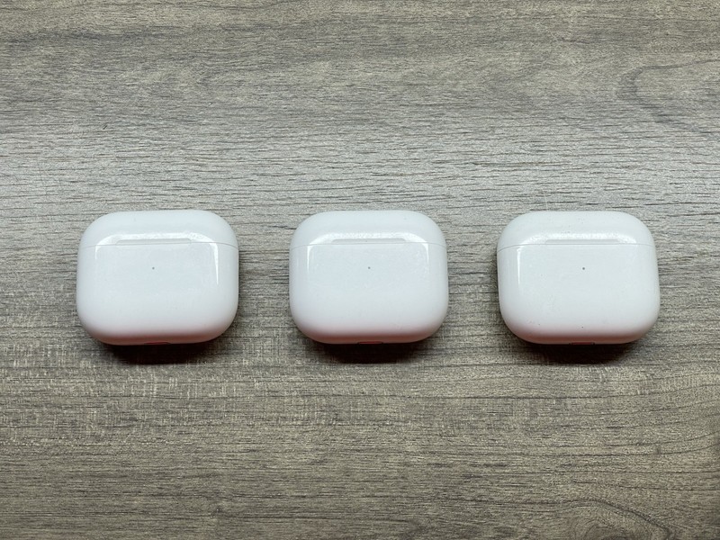 Lot Of 3 Apple Genuine AirPods 3rd generation CHARGING CASE ONLY A2897 *UNTESTED
